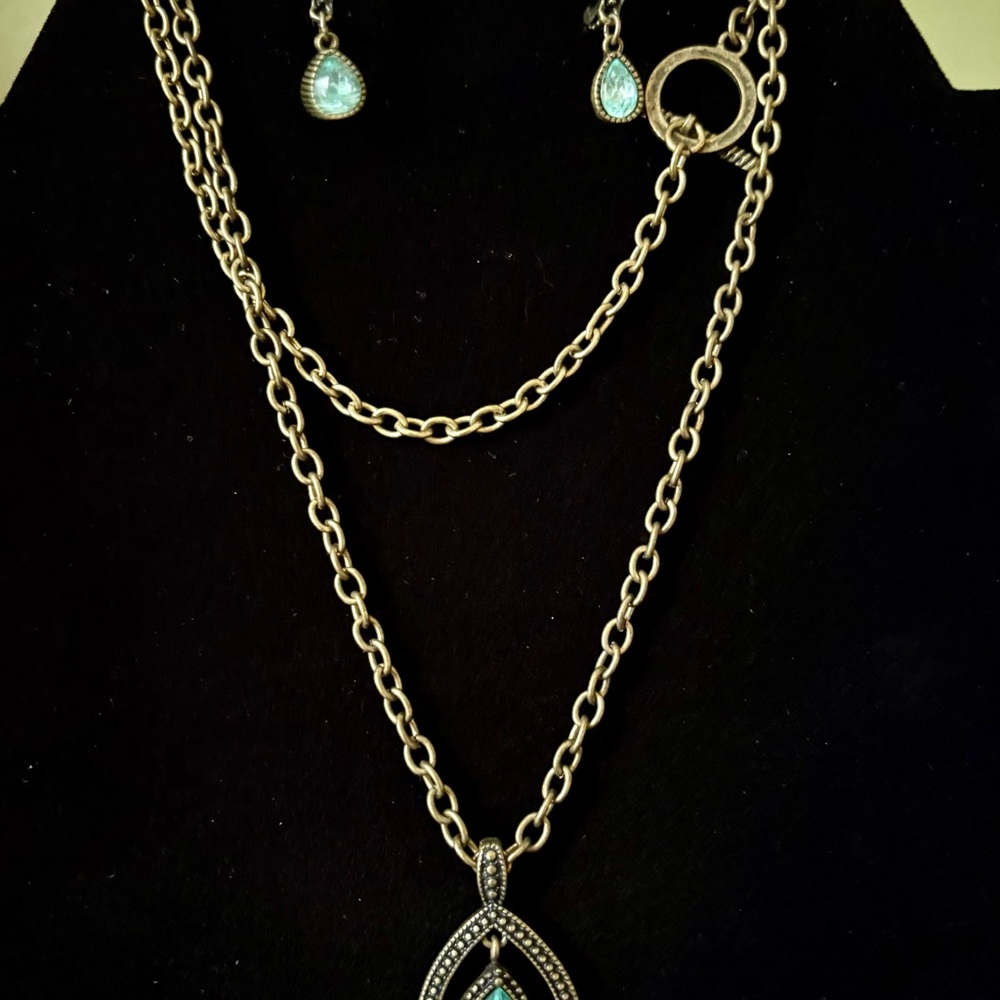 Elegant Antique Gold Tone Necklace and Earring Set